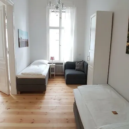 Lang Re By Rockchair L Superhost Status L 2 Bedrooms Boxspringbeds In Center - Cozy Family & Business Flair Welcomes You! * Berlin