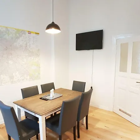 Apartment Lang Re By Rockchair L Superhost Status L 2 Bedrooms Boxspringbeds In Center - Cozy Family & Business Flair Welcomes You! *